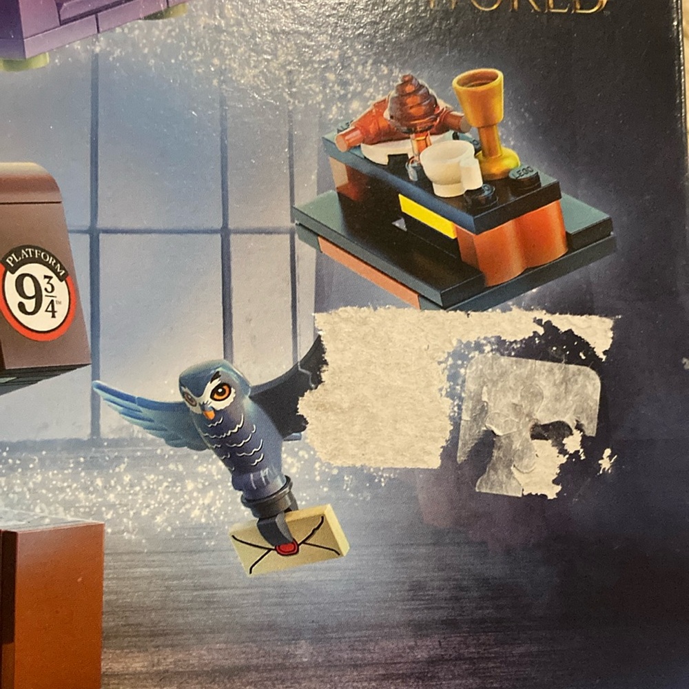 Lego Harry Potter Wizarding World Hogwarts Magical Trunk Set 76399 - Picture 7 of 16